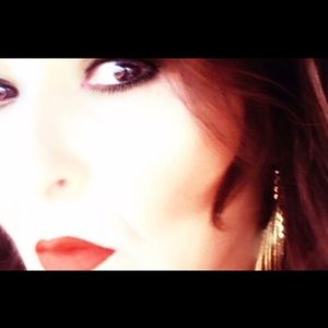 Meet your Posher, Gloria